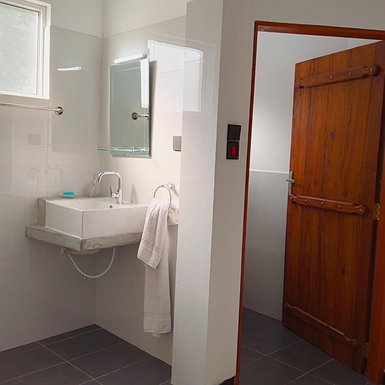 Thusara Guesthouse 미리사 외부 사진