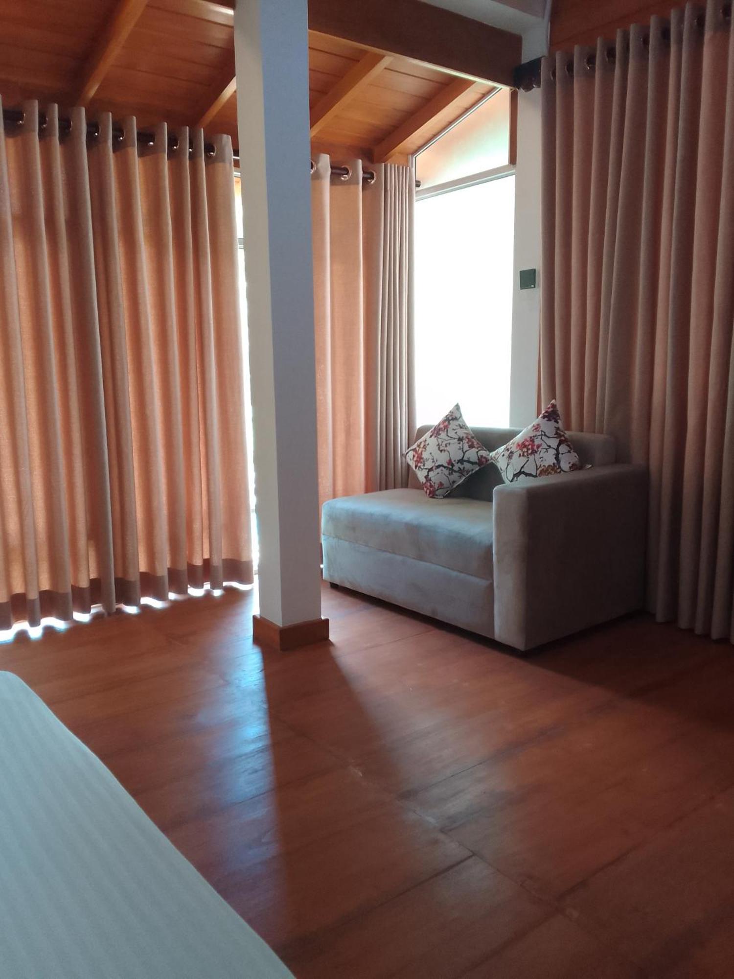 Thusara Guesthouse 미리사 외부 사진