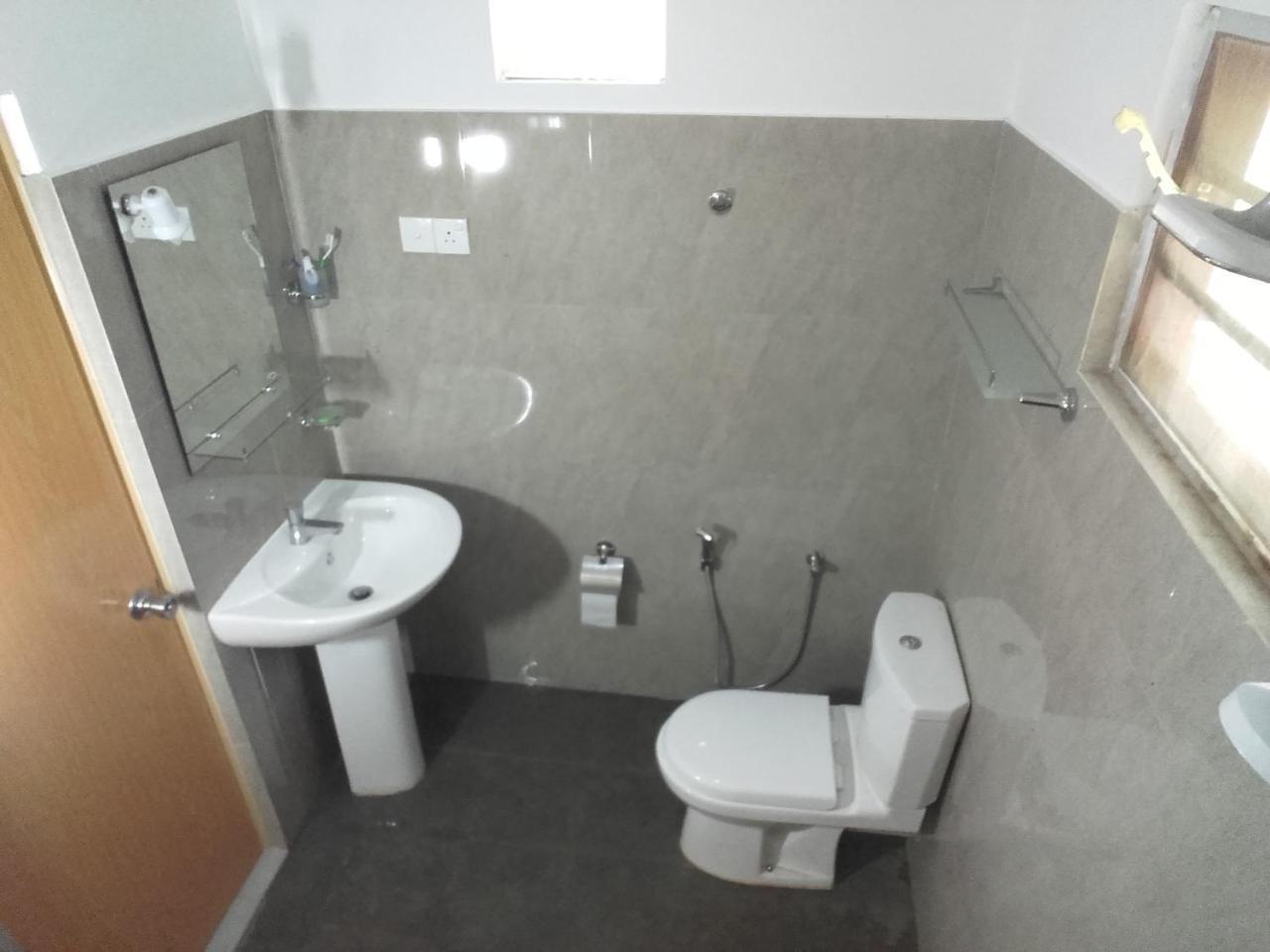 Thusara Guesthouse 미리사 외부 사진
